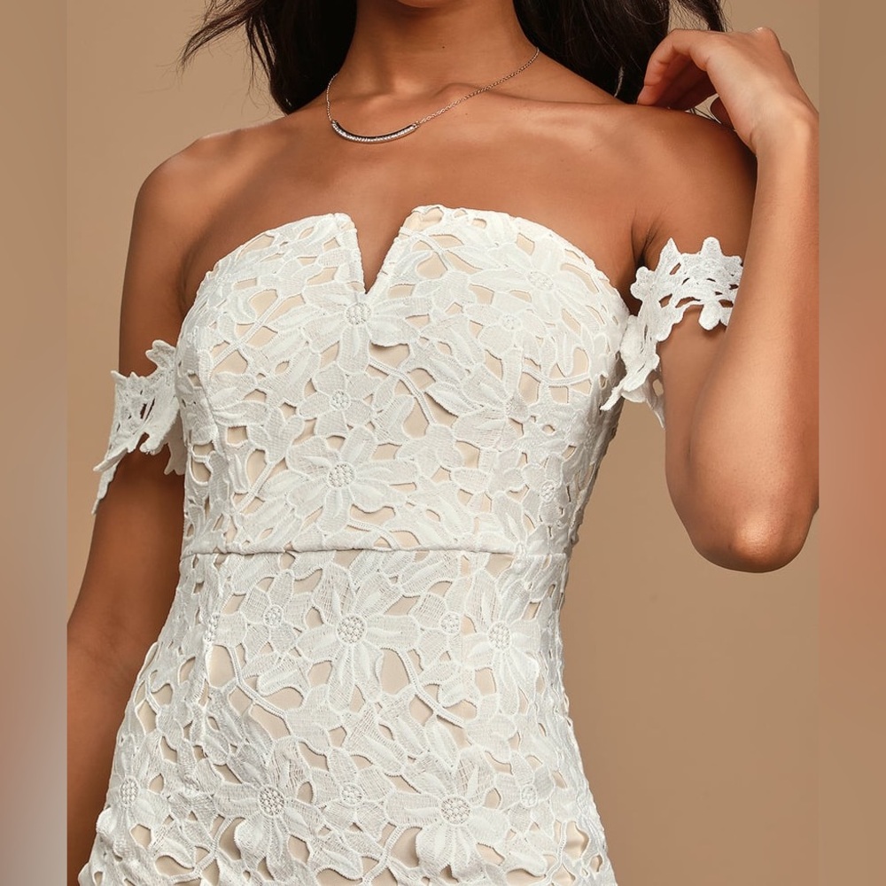 LAST CHANCE! Women's Lulus Cream Lace Mini Dress